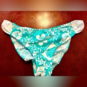 Custom made scrunch bottom L